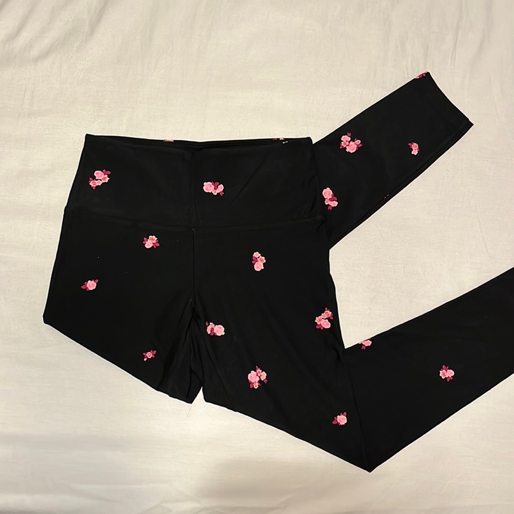 NEW VS PINK Black and Pink Flowered Yoga Pants